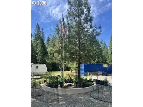 570 Tunnel Road Glendale OR 97442
