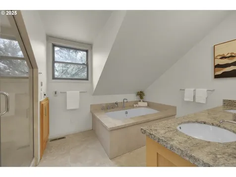 5147 Solar Heights Drive Eugene OR 97405