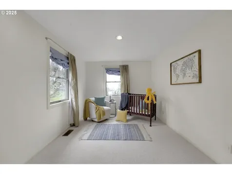 5147 Solar Heights Drive Eugene OR 97405