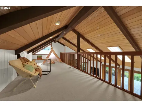 5147 Solar Heights Drive Eugene OR 97405