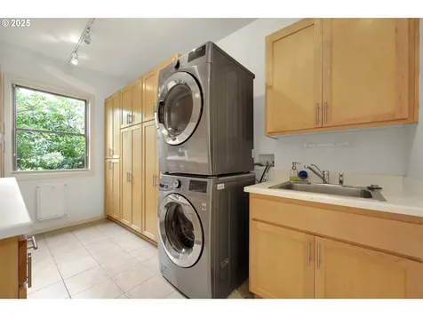 5147 Solar Heights Drive Eugene OR 97405