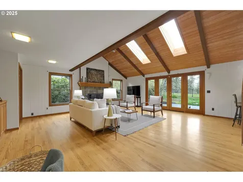5147 Solar Heights Drive Eugene OR 97405