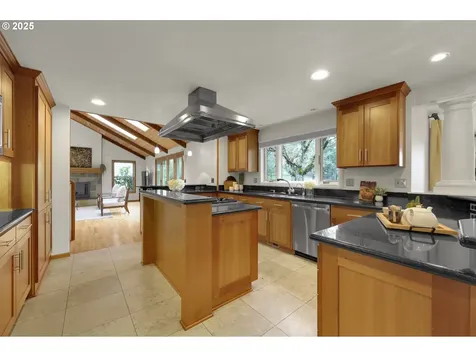 5147 Solar Heights Drive Eugene OR 97405