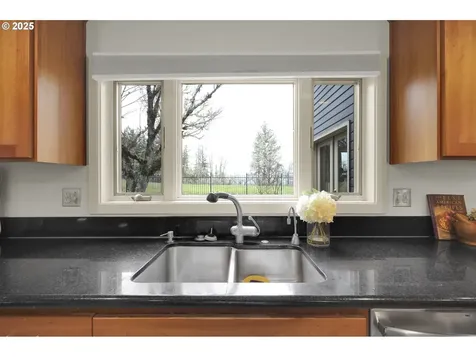 5147 Solar Heights Drive Eugene OR 97405