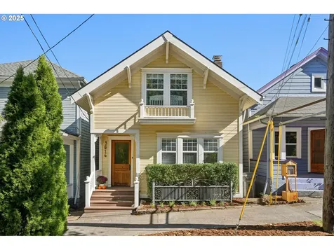 3516 SW 1st Avenue Portland OR 97239