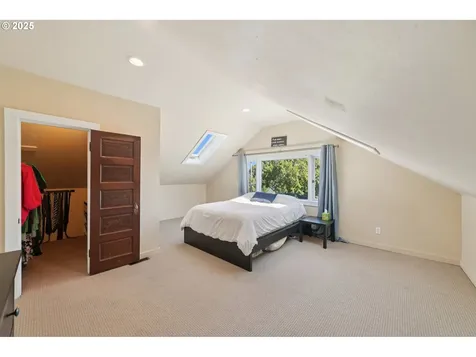 3516 SW 1st Avenue Portland OR 97239