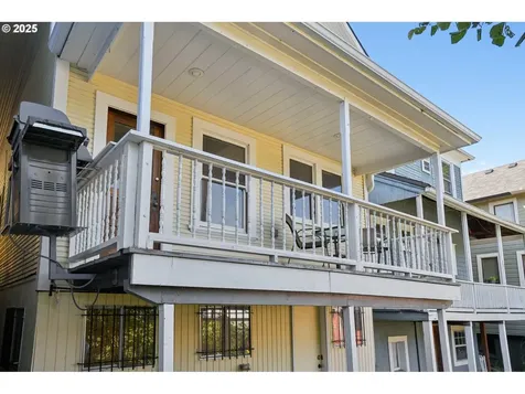 3516 SW 1st Avenue Portland OR 97239