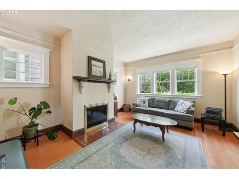 3516 SW 1st Avenue Portland OR 97239