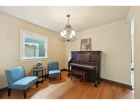 3516 SW 1st Avenue Portland OR 97239