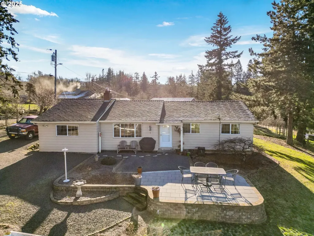 5953 Davis Creek Road NE Silverton OR 97381