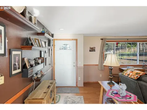 5953 Davis Creek Road NE Silverton OR 97381