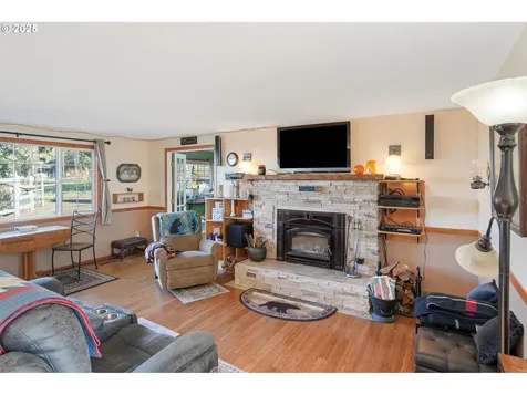 5953 Davis Creek Road NE Silverton OR 97381