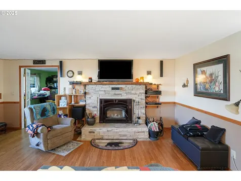 5953 Davis Creek Road NE Silverton OR 97381