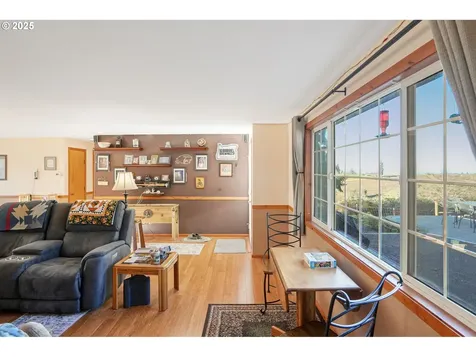 5953 Davis Creek Road NE Silverton OR 97381