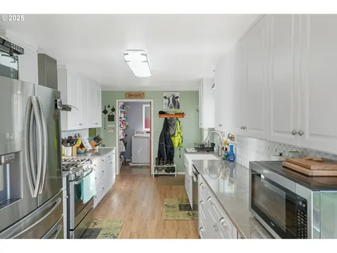 5953 Davis Creek Road NE Silverton OR 97381