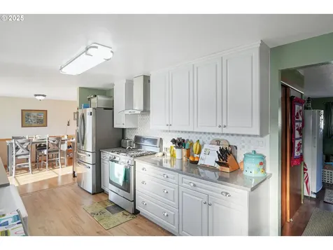 5953 Davis Creek Road NE Silverton OR 97381
