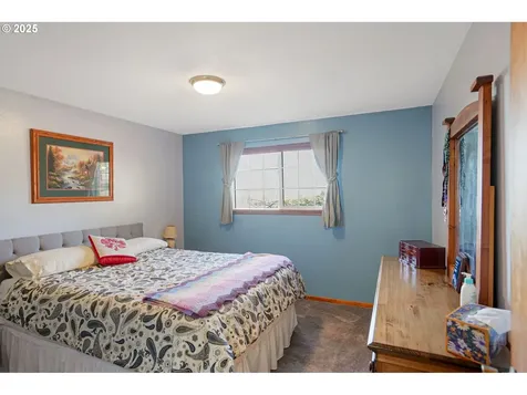 5953 Davis Creek Road NE Silverton OR 97381