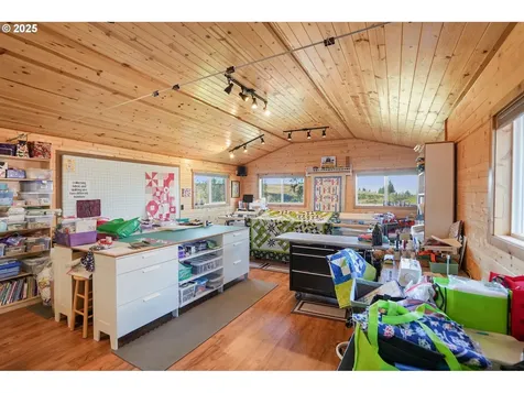5953 Davis Creek Road NE Silverton OR 97381