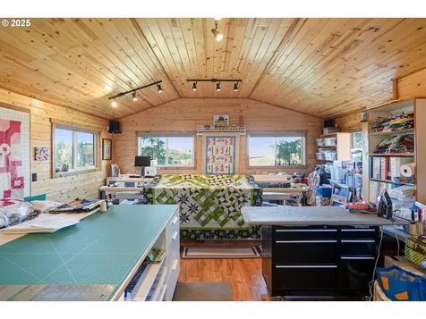 5953 Davis Creek Road NE Silverton OR 97381