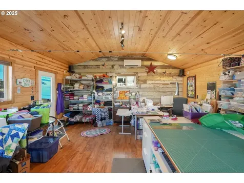 5953 Davis Creek Road NE Silverton OR 97381