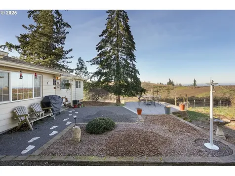 5953 Davis Creek Road NE Silverton OR 97381