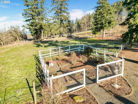 5953 Davis Creek Road NE Silverton OR 97381
