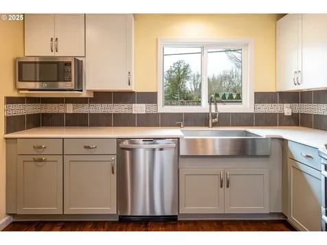 699 Sterling Drive Eugene OR 97404