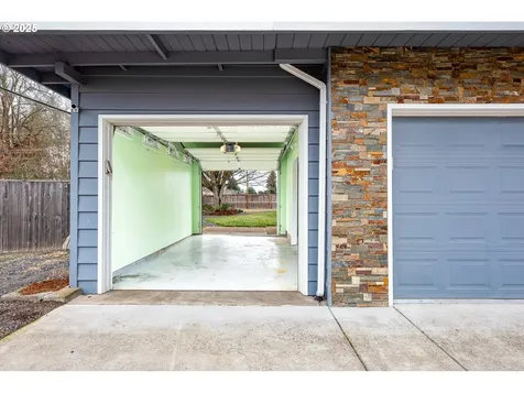 699 Sterling Drive Eugene OR 97404