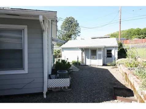 1695 NE Todd Street Roseburg OR 97470