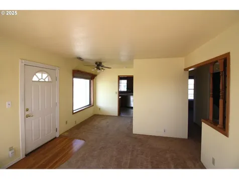 1695 NE Todd Street Roseburg OR 97470