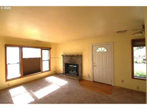 1695 NE Todd Street Roseburg OR 97470