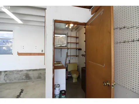 1695 NE Todd Street Roseburg OR 97470
