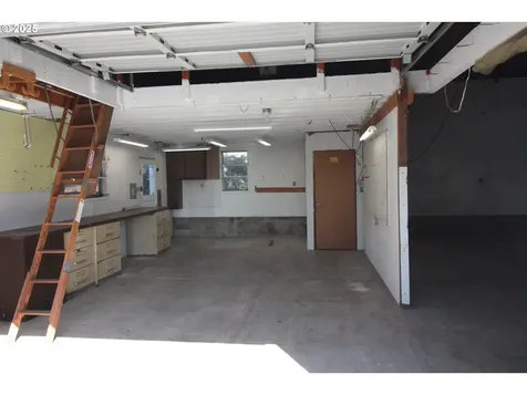 1695 NE Todd Street Roseburg OR 97470