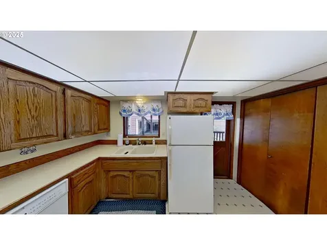 445 NE Broadway Street Myrtle Creek OR 97457
