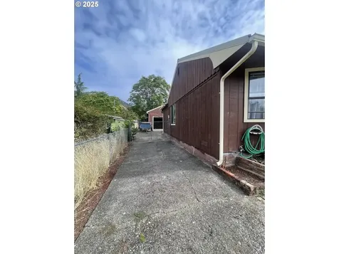 445 NE Broadway Street Myrtle Creek OR 97457