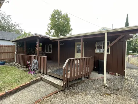445 NE Broadway Street Myrtle Creek OR 97457