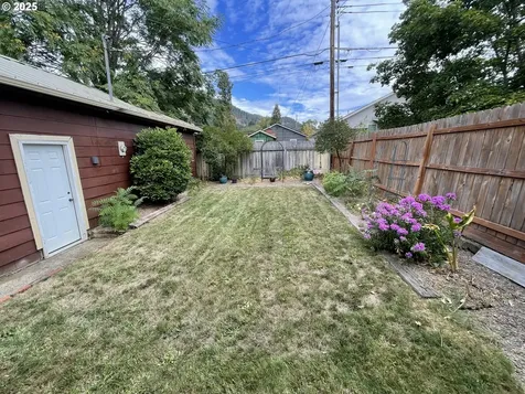 445 NE Broadway Street Myrtle Creek OR 97457