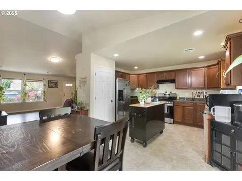 335 Gentry Loop Myrtle Creek OR 97457