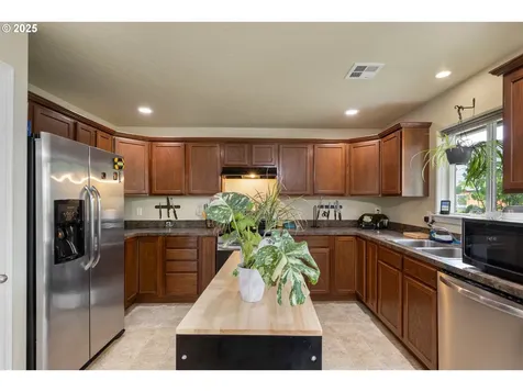 335 Gentry Loop Myrtle Creek OR 97457