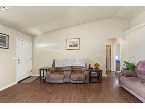 335 Gentry Loop Myrtle Creek OR 97457