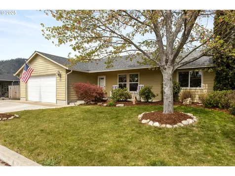335 Gentry Loop Myrtle Creek OR 97457