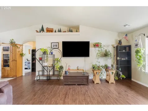 335 Gentry Loop Myrtle Creek OR 97457