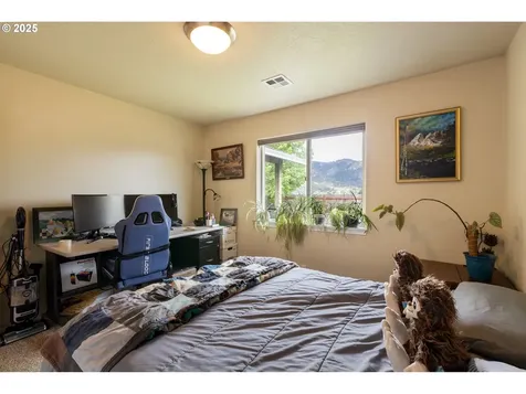 335 Gentry Loop Myrtle Creek OR 97457