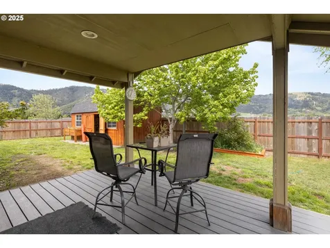 335 Gentry Loop Myrtle Creek OR 97457