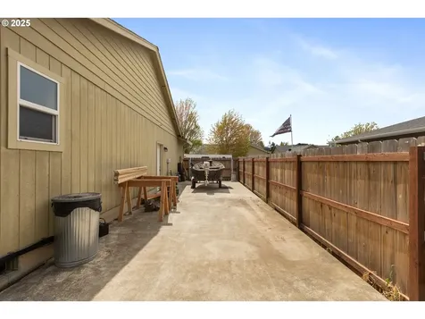 335 Gentry Loop Myrtle Creek OR 97457