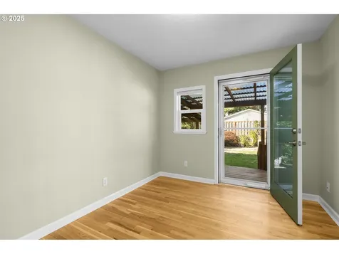 2015 SE Spokane Street Portland OR 97202