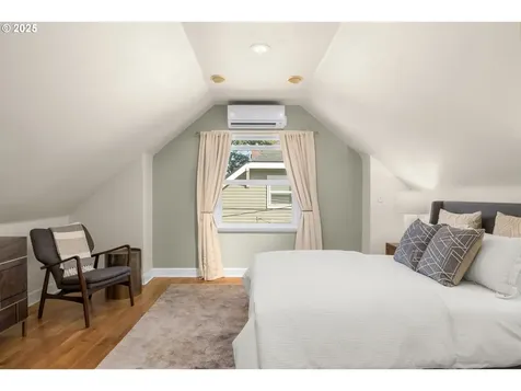 2015 SE Spokane Street Portland OR 97202