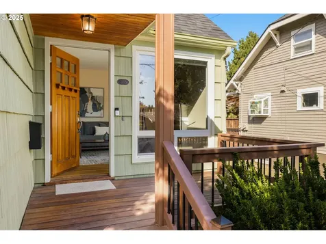 2015 SE Spokane Street Portland OR 97202