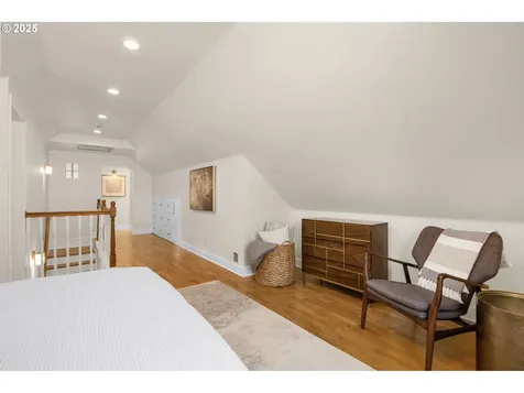 2015 SE Spokane Street Portland OR 97202