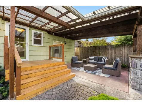 2015 SE Spokane Street Portland OR 97202